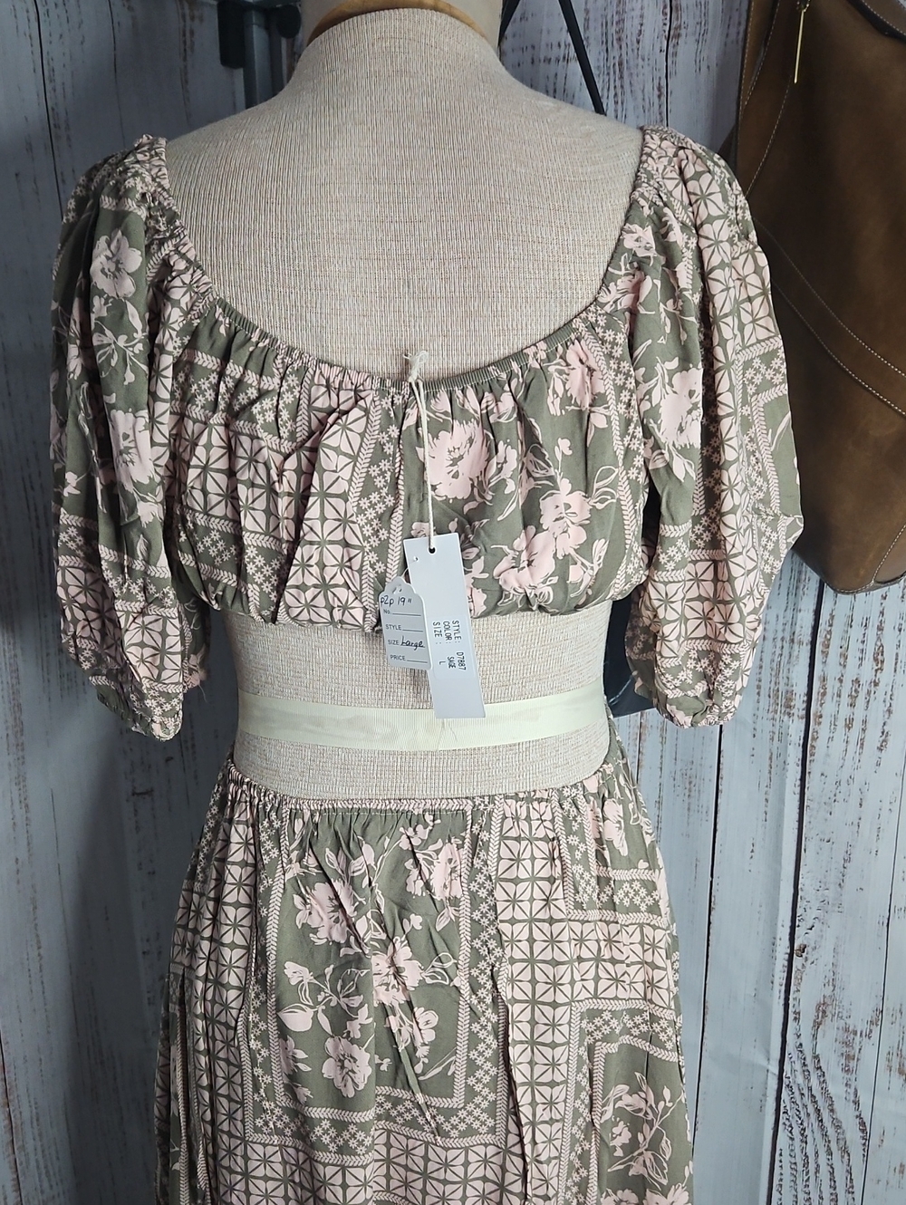 Floral Patchwork Midi Dress With Cutout Back - Picture 3 of 4